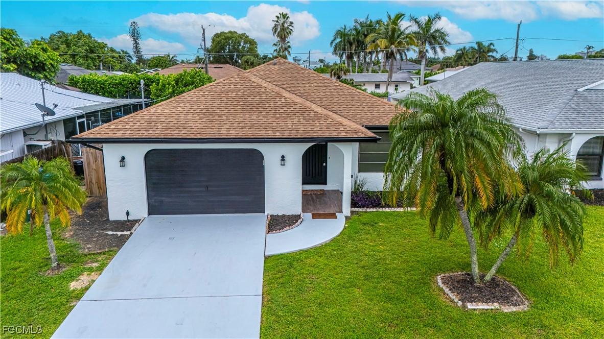 758 105th Ave., Naples, FL 34108