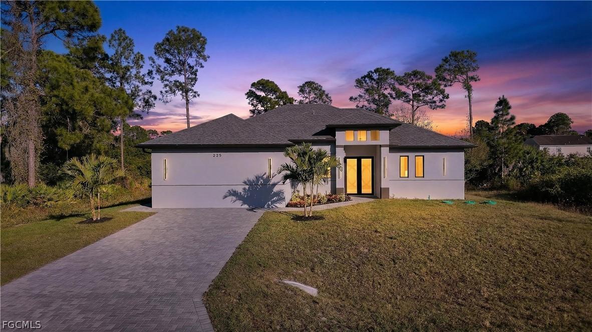225 Lomax Ave., Lehigh Acres, FL 33974