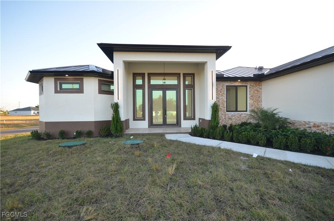 2416 Diplomat Pkwy., Cape Coral, FL 33993