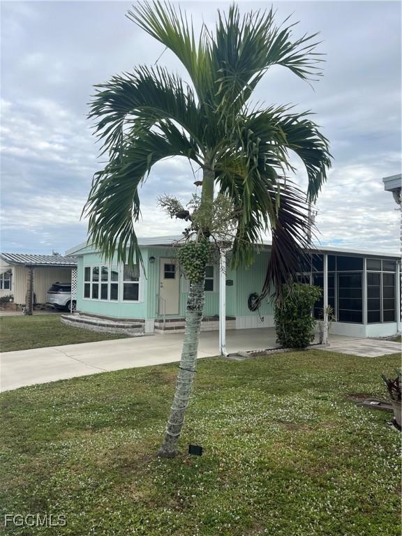 3144 Indian Village Ln., North Fort Myers, FL 33917