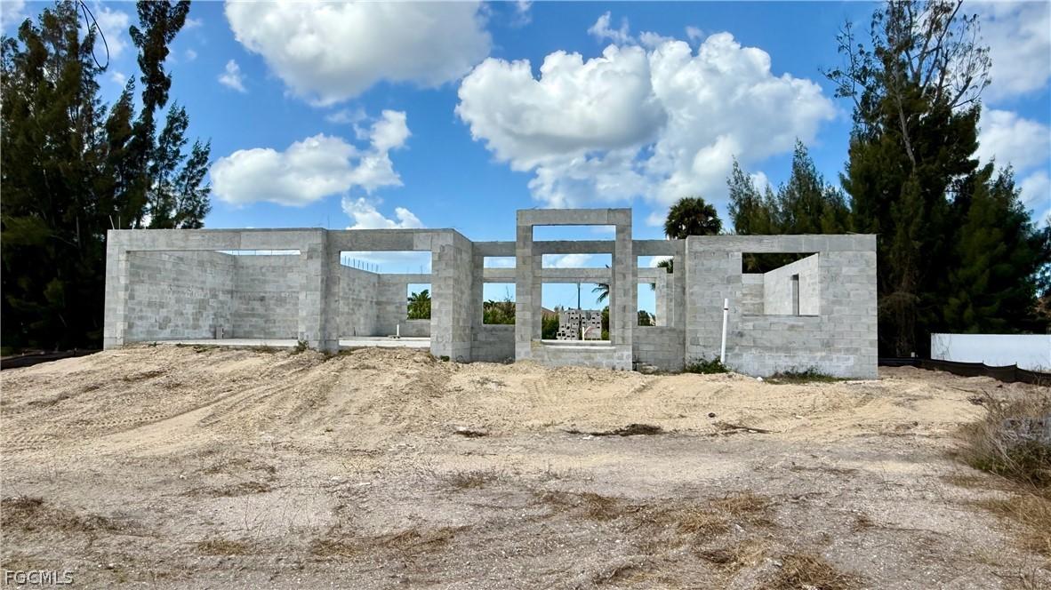 2310 NW 35th Pl., Cape Coral, FL 33993