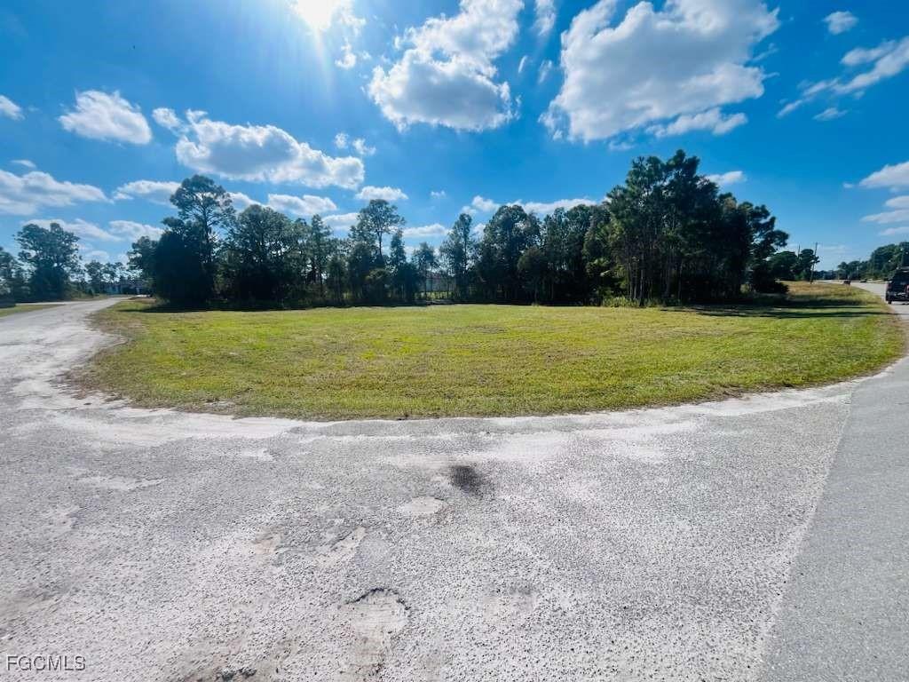 824 Newell St., Lehigh Acres, FL 33974