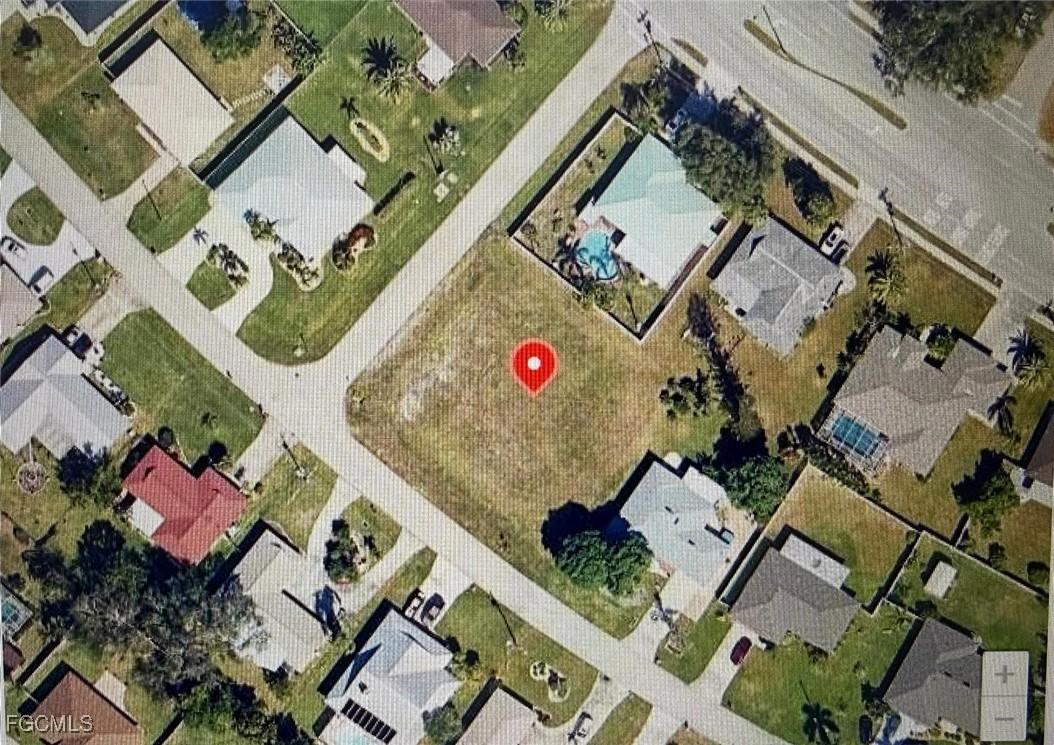 3807 SE 10th Pl., Cape Coral, FL 33904