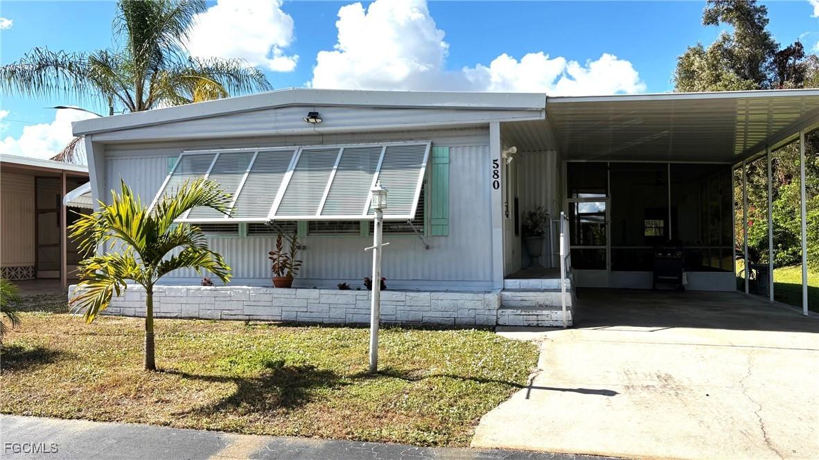 580 Winning Way, North Fort Myers, FL 33917