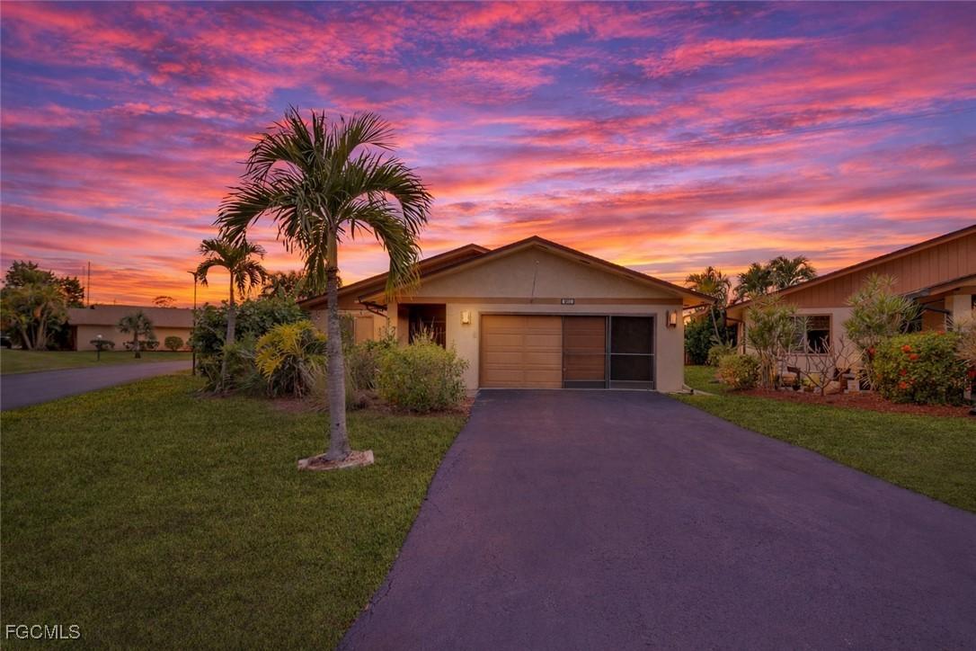 6511 Royal Woods Dr., Fort Myers, FL 33908