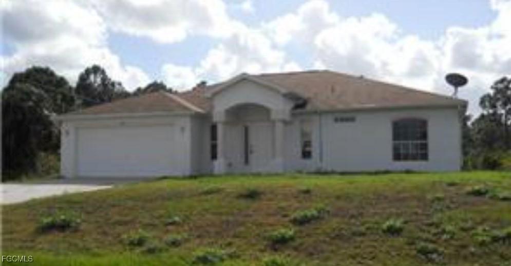 835 Appleton Ave., Lehigh Acres, FL 33974