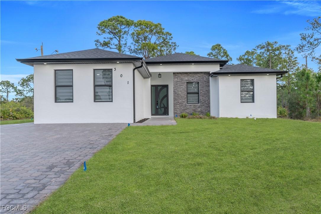 301 E 17th St., Lehigh Acres, FL 33972