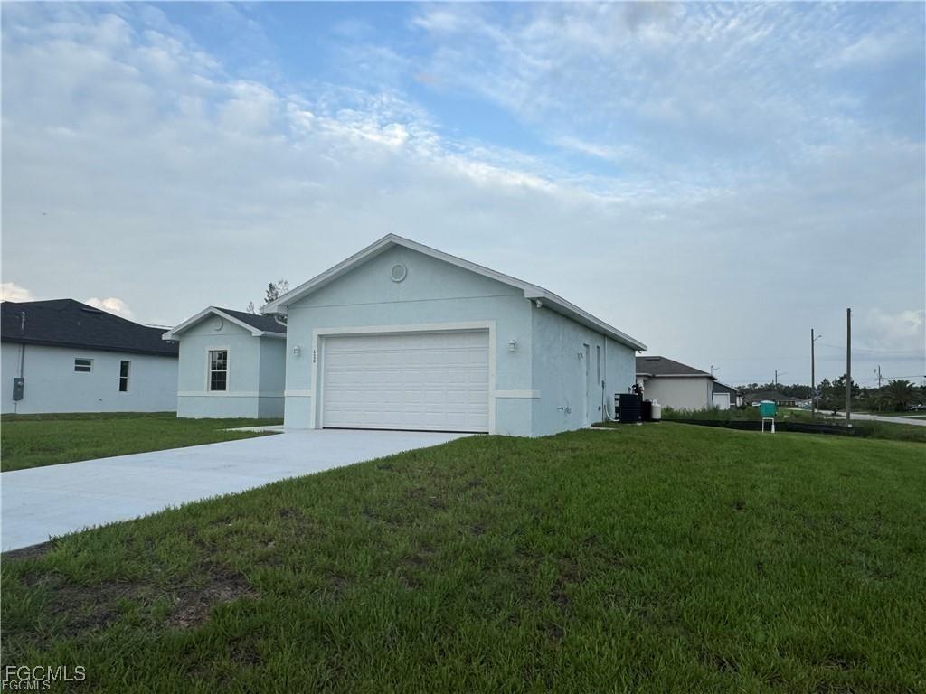 426 Mercedes Ct., Lehigh Acres, FL 33972
