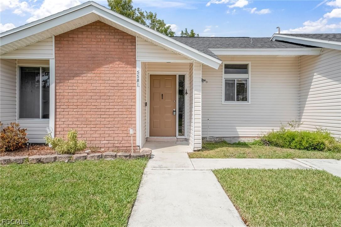 5581 Longleaf Dr., North Fort Myers, FL 33917