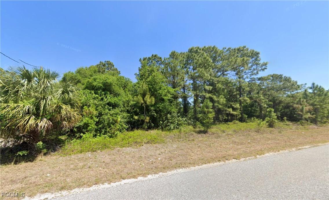 613/615 Meadow Rd., Lehigh Acres, FL 33973