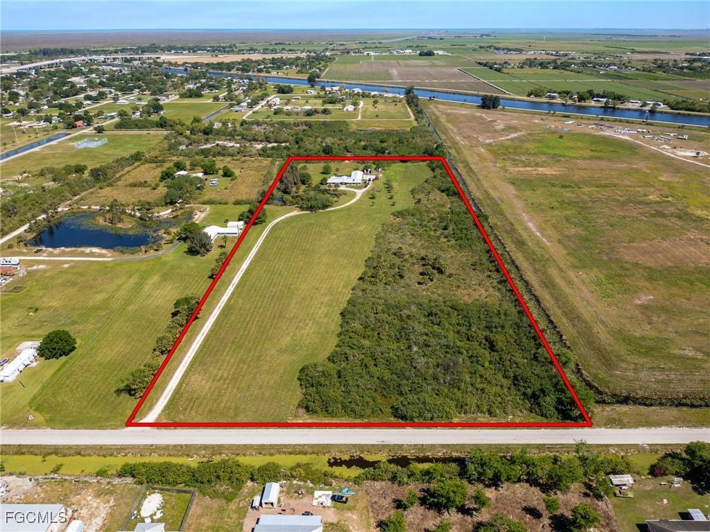 1085 West Ave., Moore Haven, FL 33471