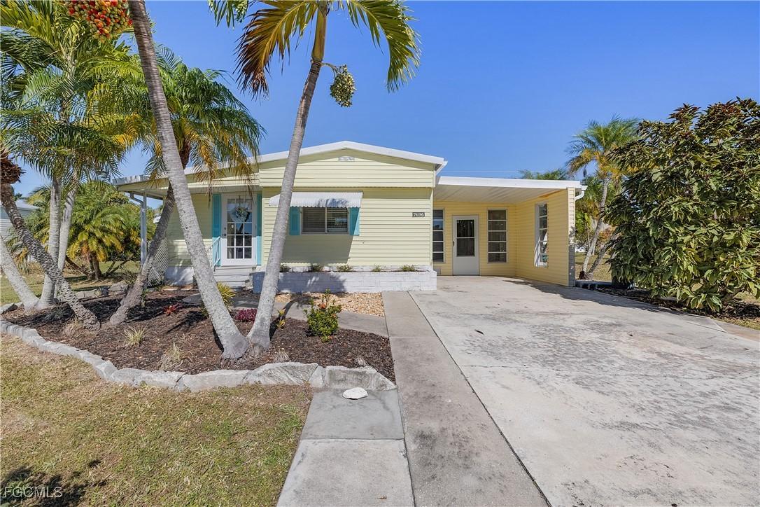 7696 Helen Rd., Bokeelia, FL 33922