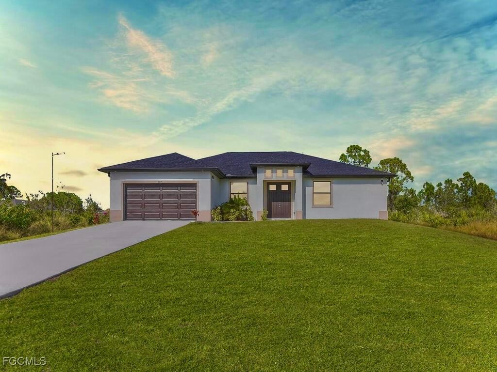 637 Cardinal St., Lehigh Acres, FL 33974