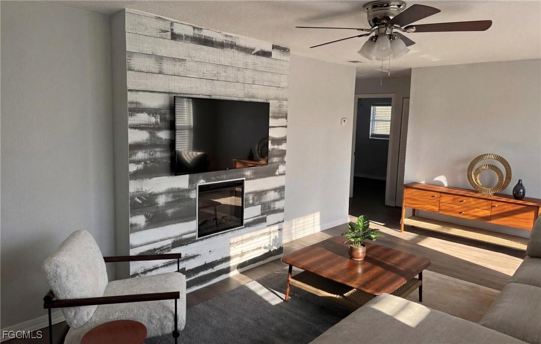 2711 Elmwood St., Fort Myers, FL 33901