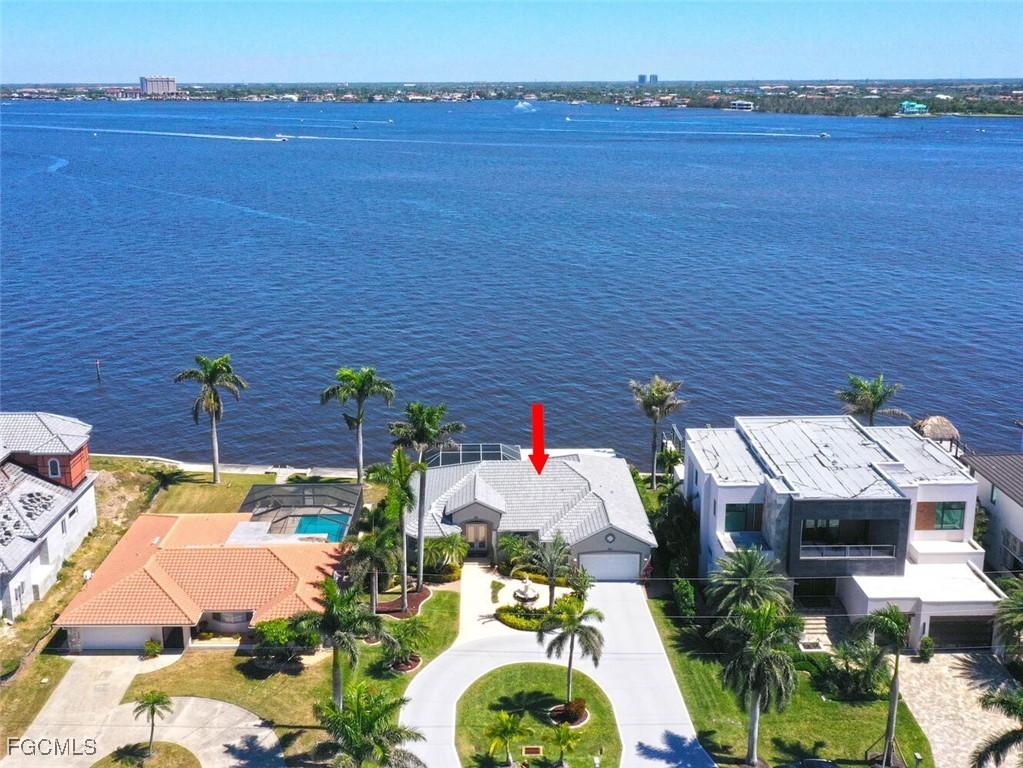 5727 Riverside Dr., Cape Coral, FL 33904