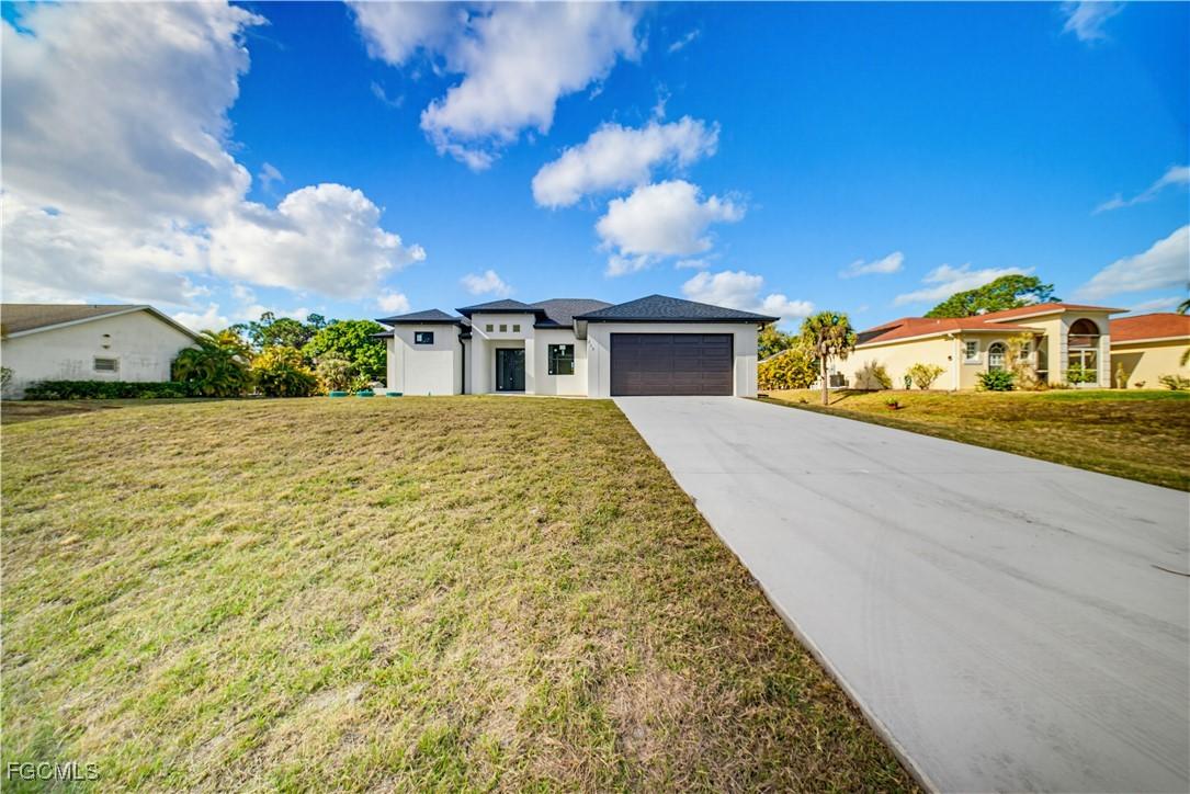 713 Hamilton Ave., Lehigh Acres, FL 33972