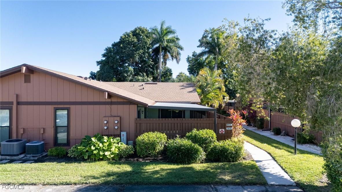 15476 Crystal Lake Dr., North Fort Myers, FL 33917