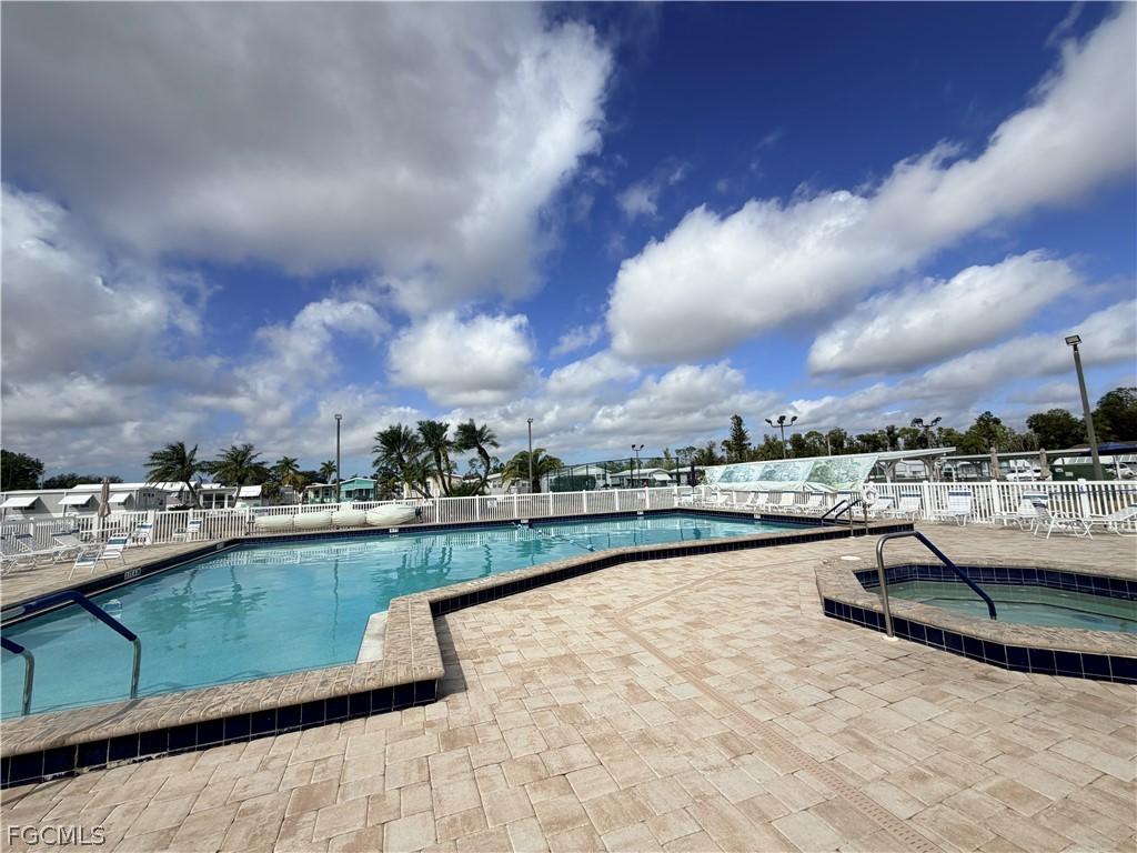 318 Fountain View Blvd., North Fort Myers, FL 33903