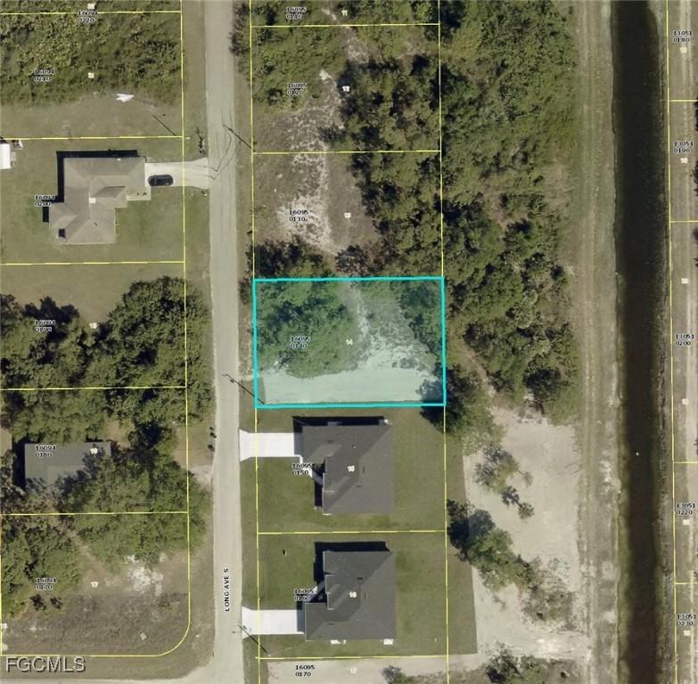 467 Long Ave., Lehigh Acres, FL 33974