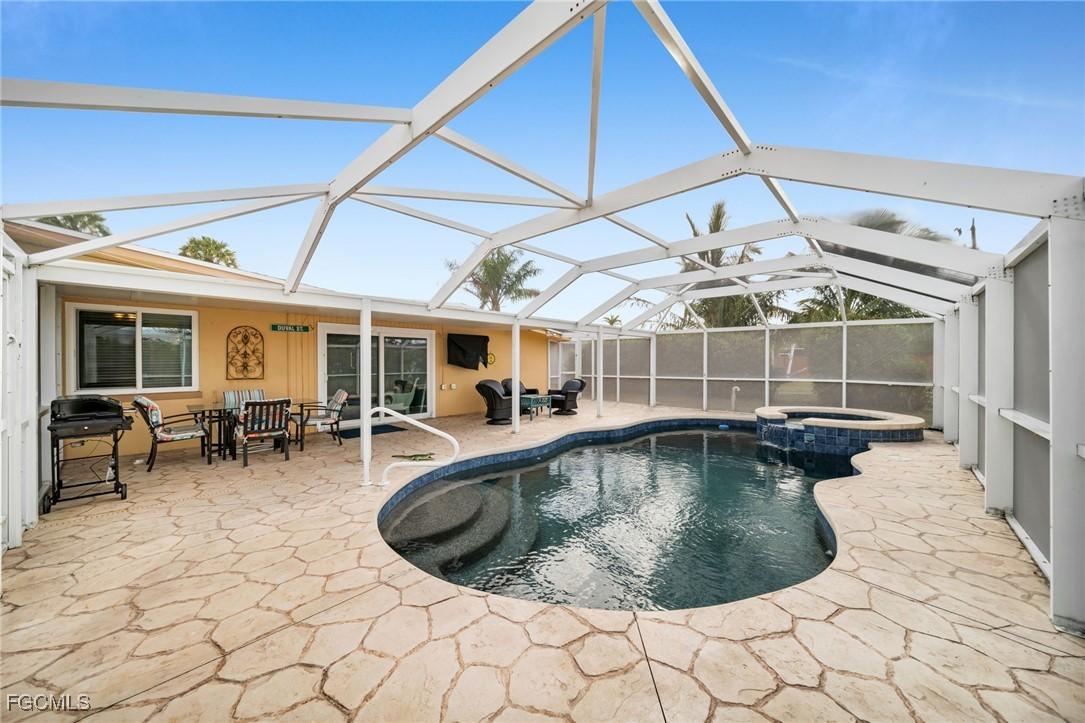 5208 Wilmington Ct., Cape Coral, FL 33904