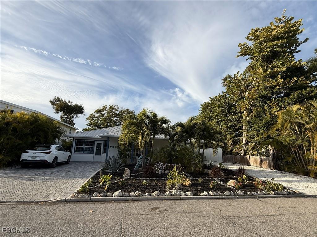 751 Fox St., Longboat Key, FL 34228