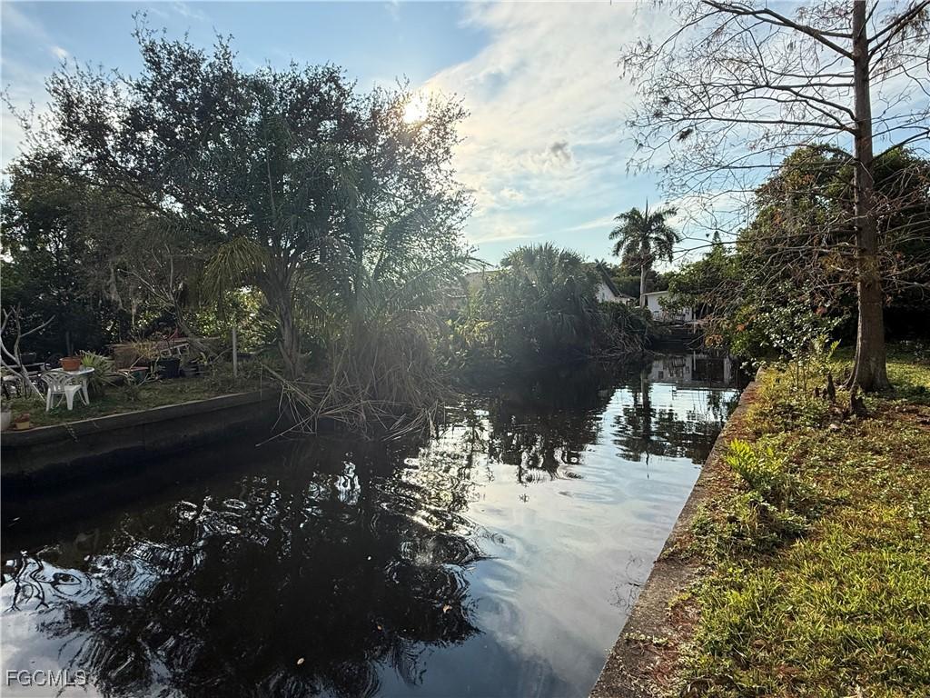 77 Oak St., North Fort Myers, FL 33903