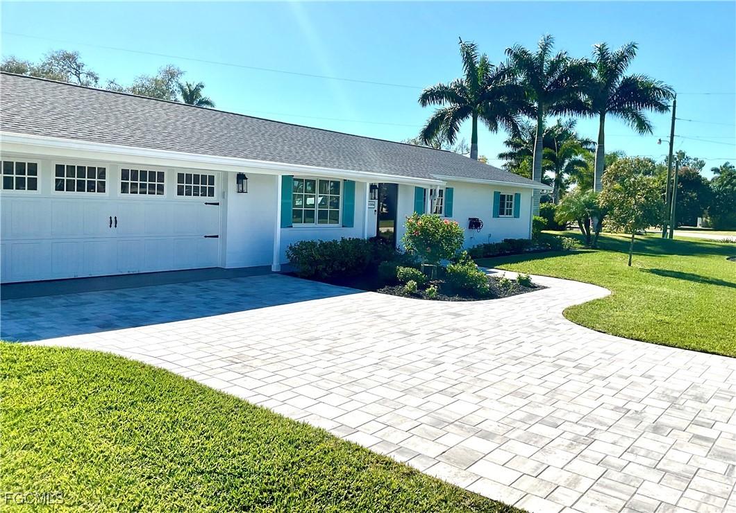 1086 N Town And River Dr., Fort Myers, FL 33919