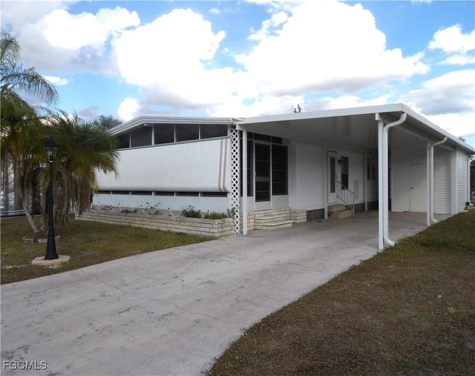 239 Shrub Ln., North Fort Myers, FL 33917