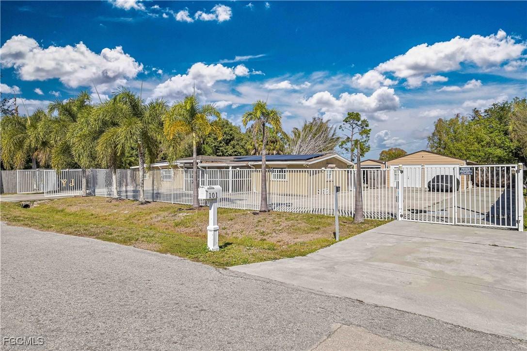 101 Lucille Ave., Fort Myers, FL 33916