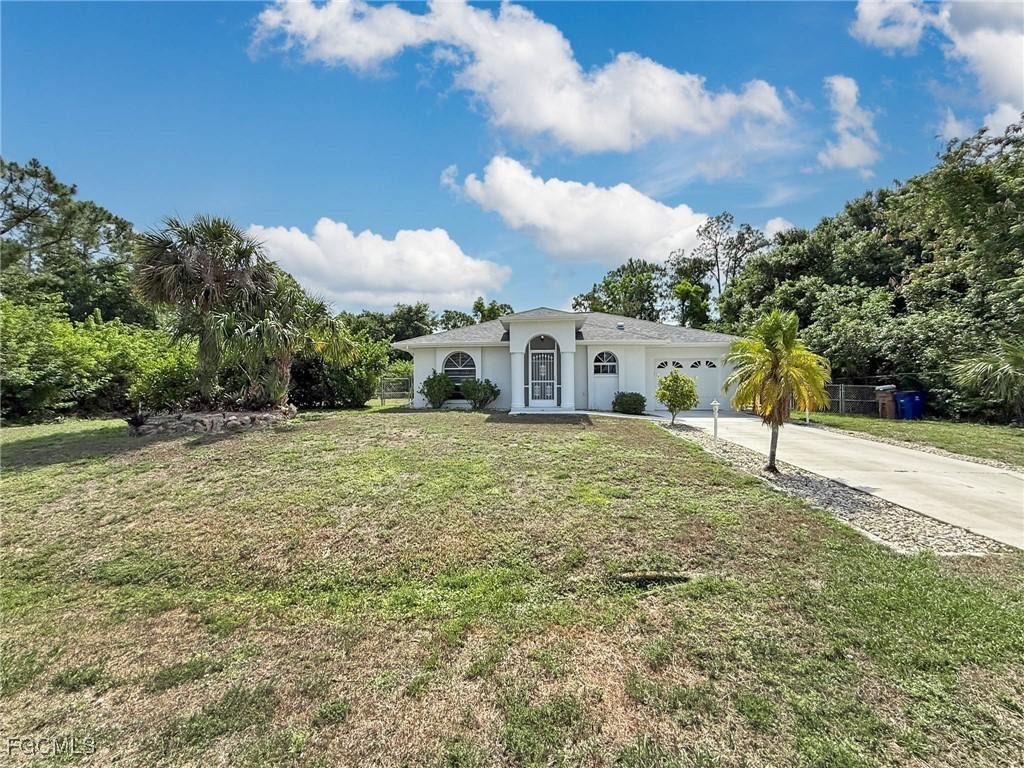 718 Canton Ave., Lehigh Acres, FL 33972