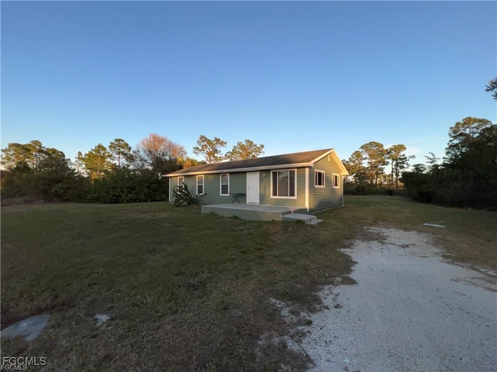 608 Wellington Ave., Lehigh Acres, FL 33972