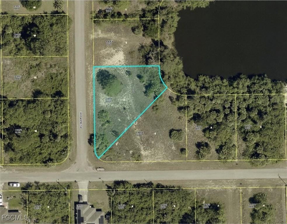 427 Putnam Ave., Lehigh Acres, FL 33974