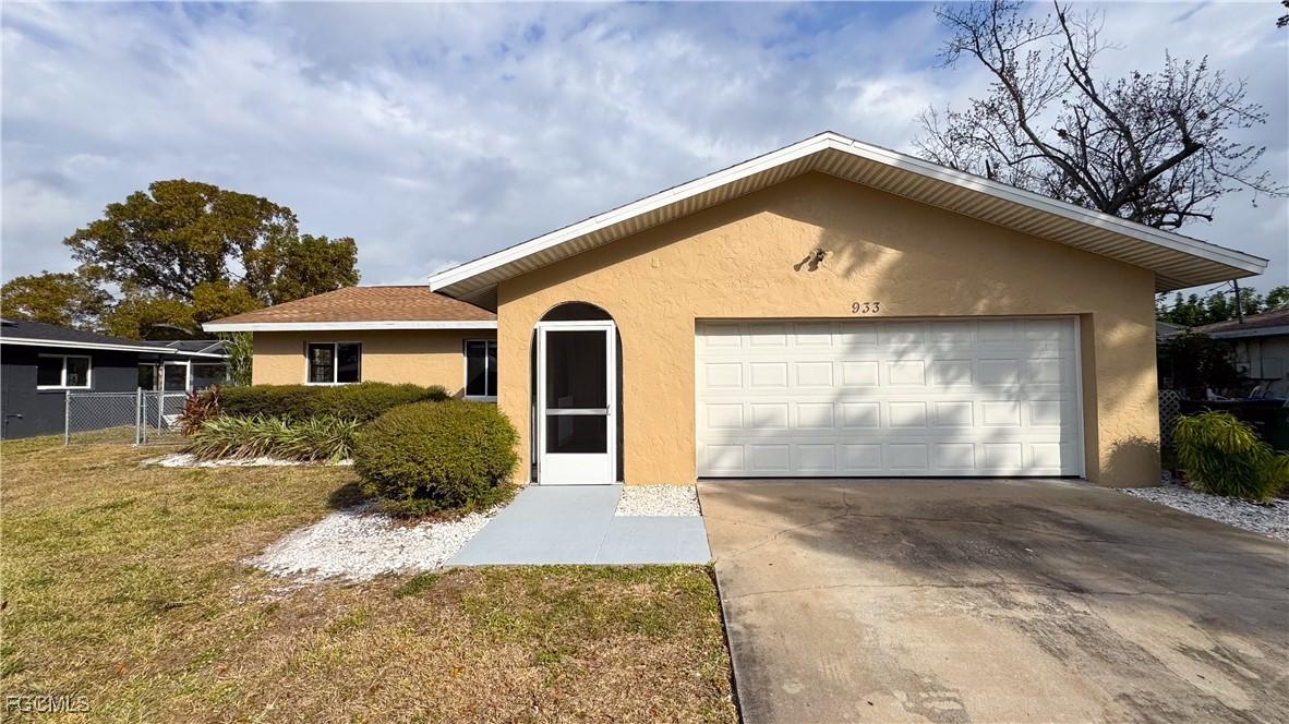 933 SE 26th St., Cape Coral, FL 33904