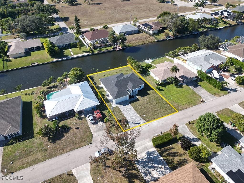 34 SE 23rd Pl., Cape Coral, FL 33990