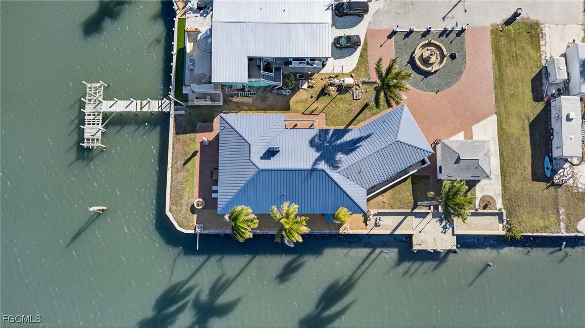 867 Oak St., Fort Myers Beach, FL 33931