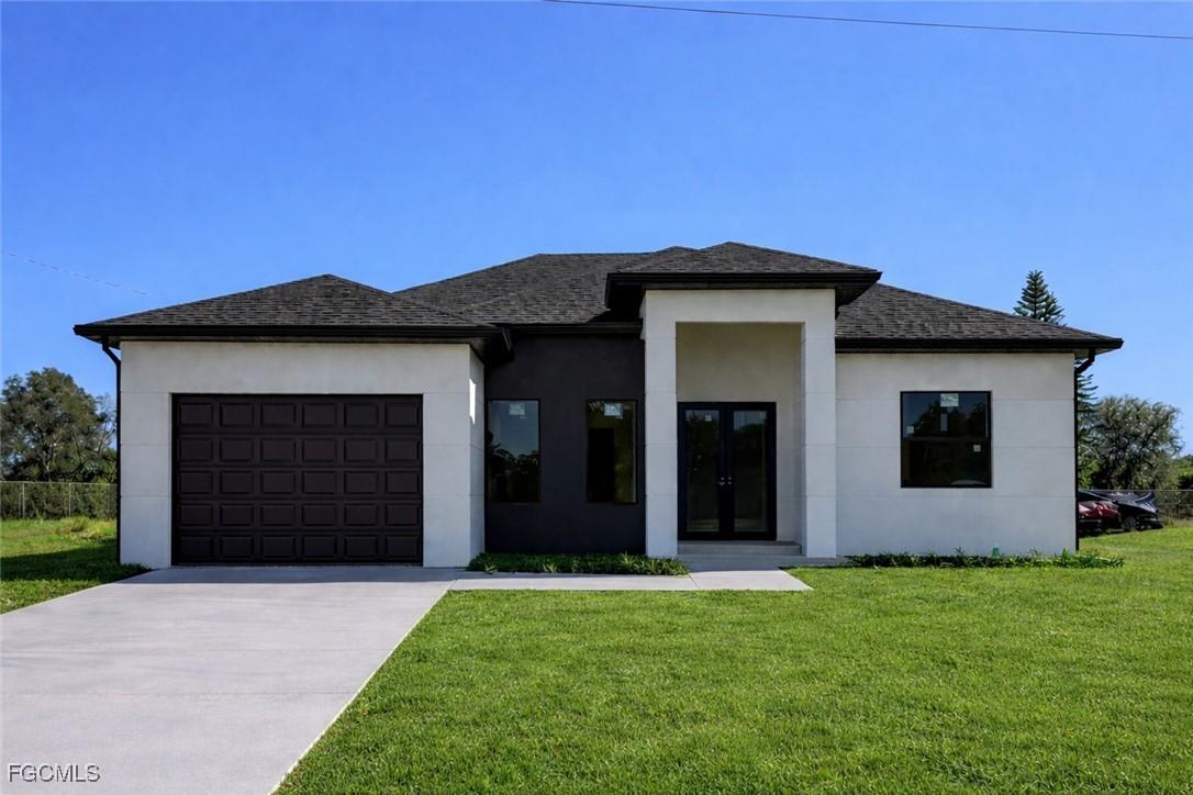 329 Ranier Ave., Lehigh Acres, FL 33974