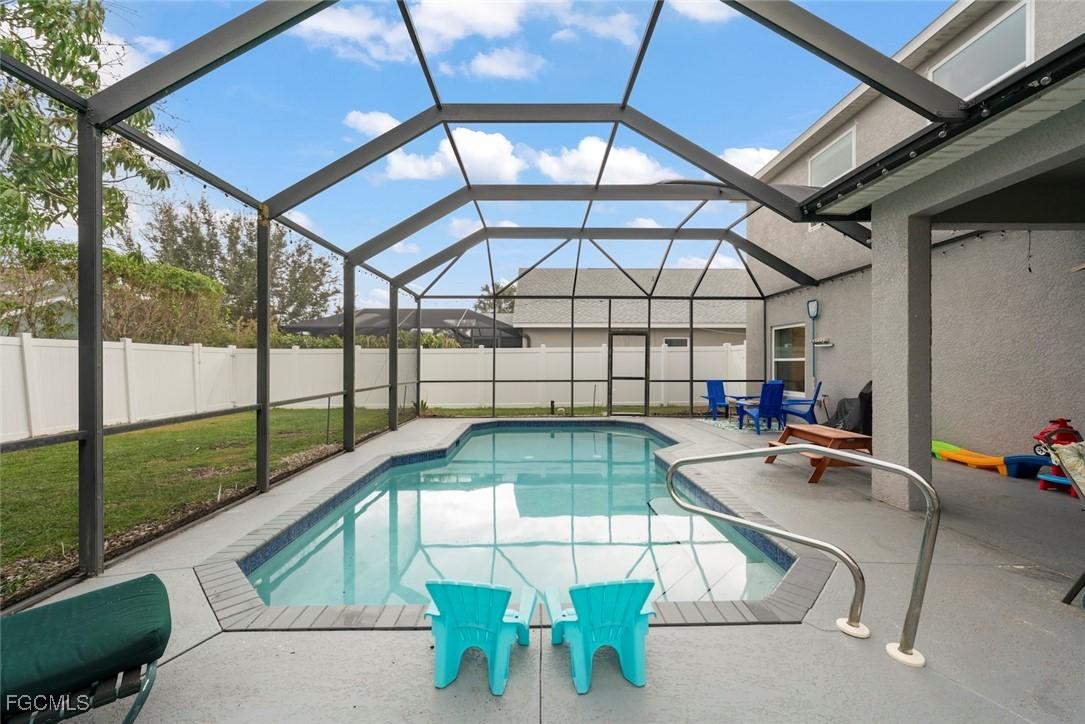 9837 Gladiolus Bulb Loop, Fort Myers, FL 33908