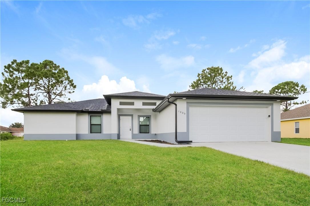 1005 Angelo Ave., Lehigh Acres, FL 33971