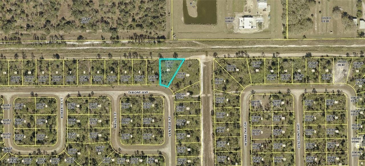 300 Tyrone Ave., Lehigh Acres, FL 33972