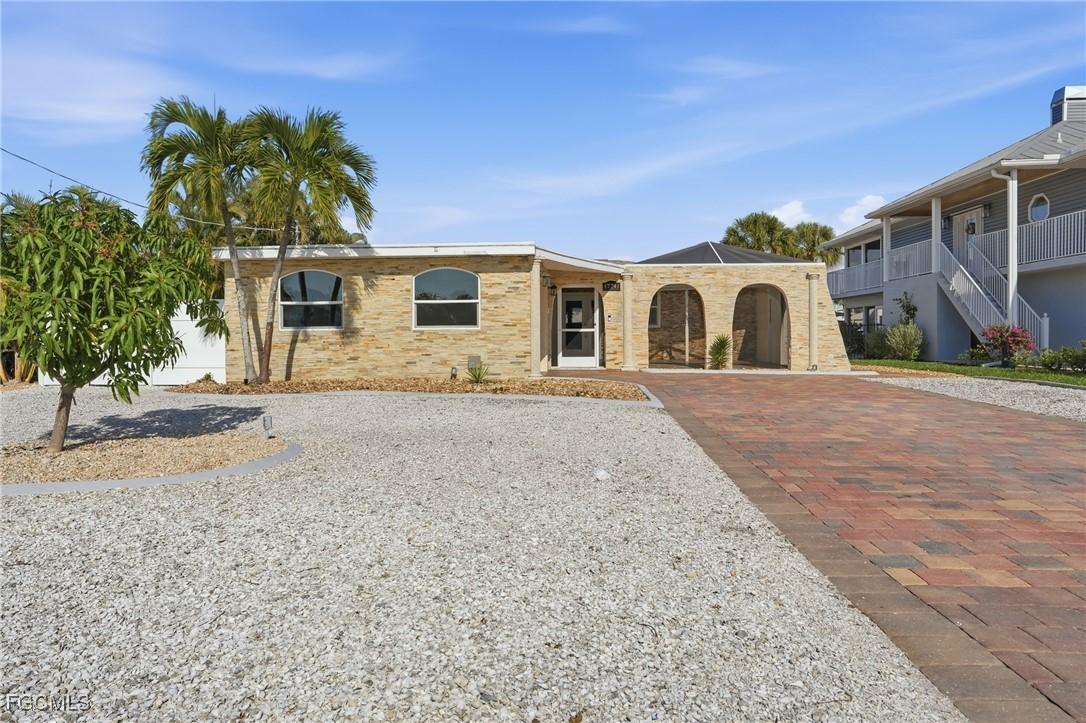 17741 Rebecca Ave., Fort Myers Beach, FL 33931