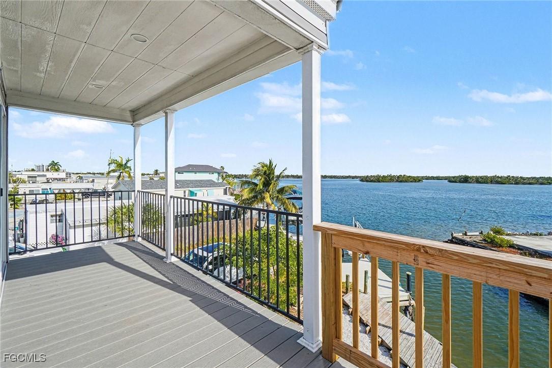 69 Emily Ln., Fort Myers Beach, FL 33931