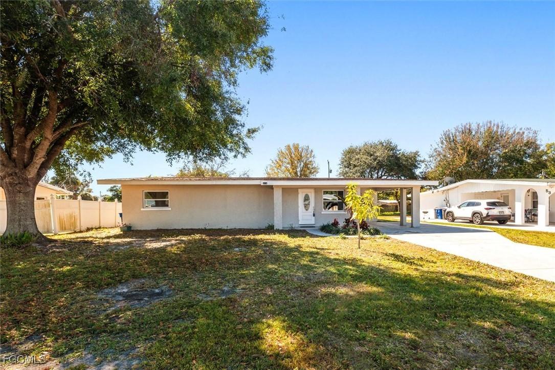 41 Victoria Dr., North Fort Myers, FL 33917