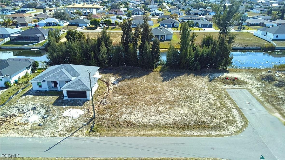 122 NE 9th St., Cape Coral, FL 33909