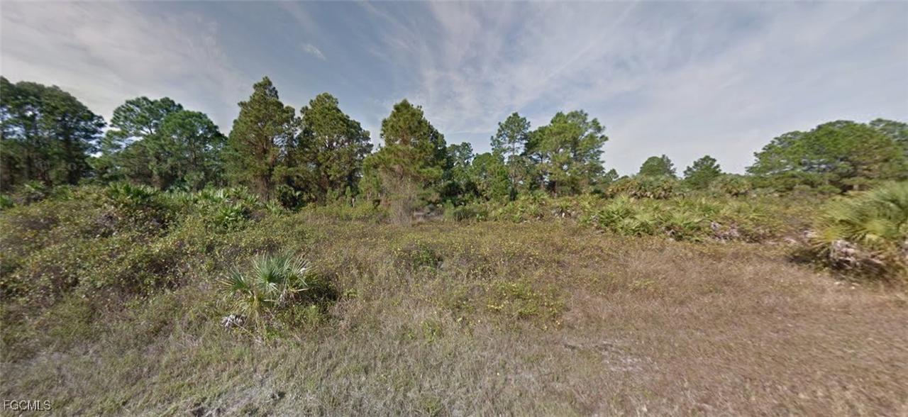 725 Pinecastle Dr., Lehigh Acres, FL 33974
