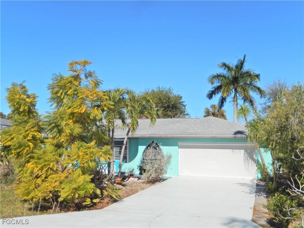 229 SE 46th Ln., Cape Coral, FL 33904