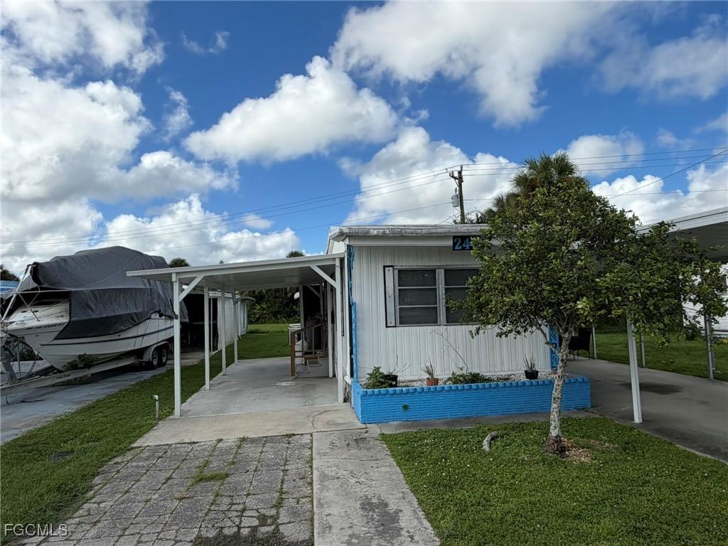 248 Flame Ln., North Fort Myers, FL 33917