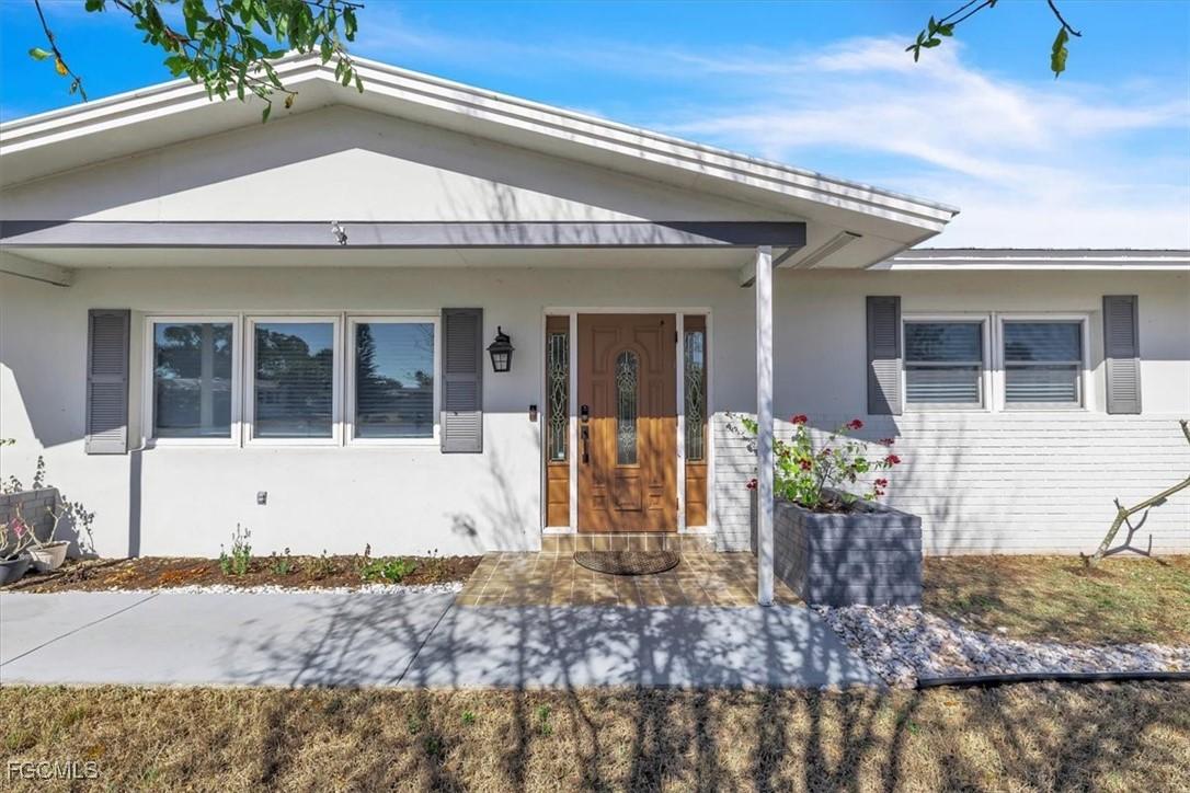 323 Hollywood St., Lehigh Acres, FL 33936