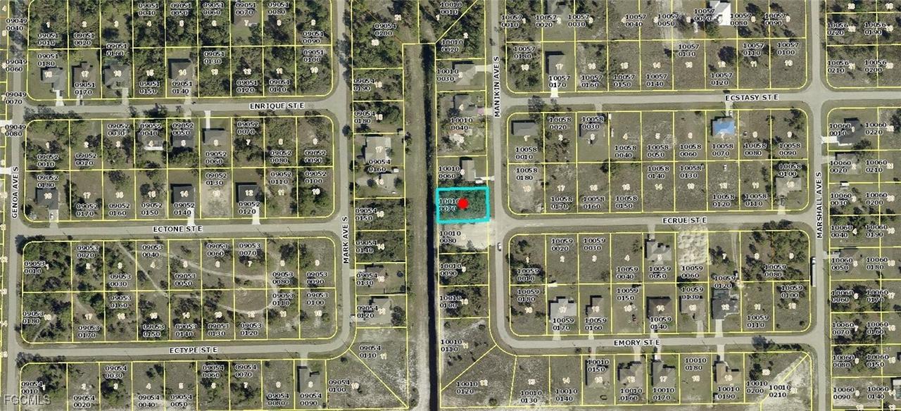 1020 Manikin Ave., Lehigh Acres, FL 33974