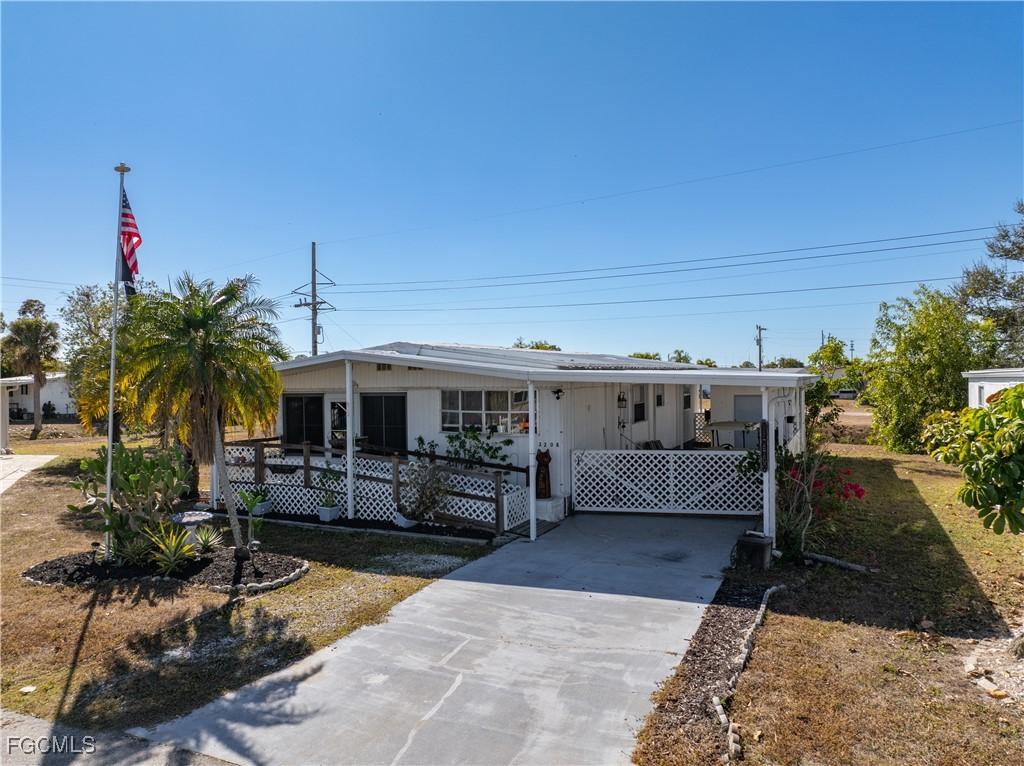 3208 Pluto Cir., North Fort Myers, FL 33903
