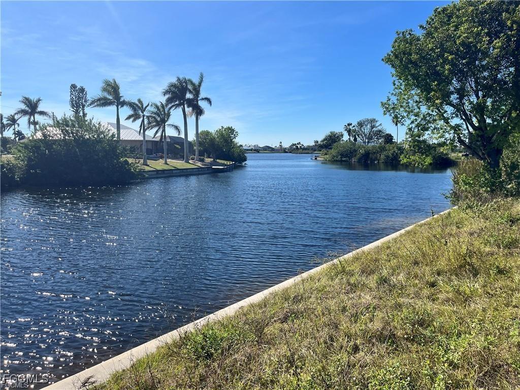 1202 NW 18th Ter., Cape Coral, FL 33993